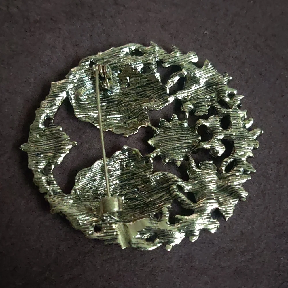 Gold-Tone Lion Head Brooch